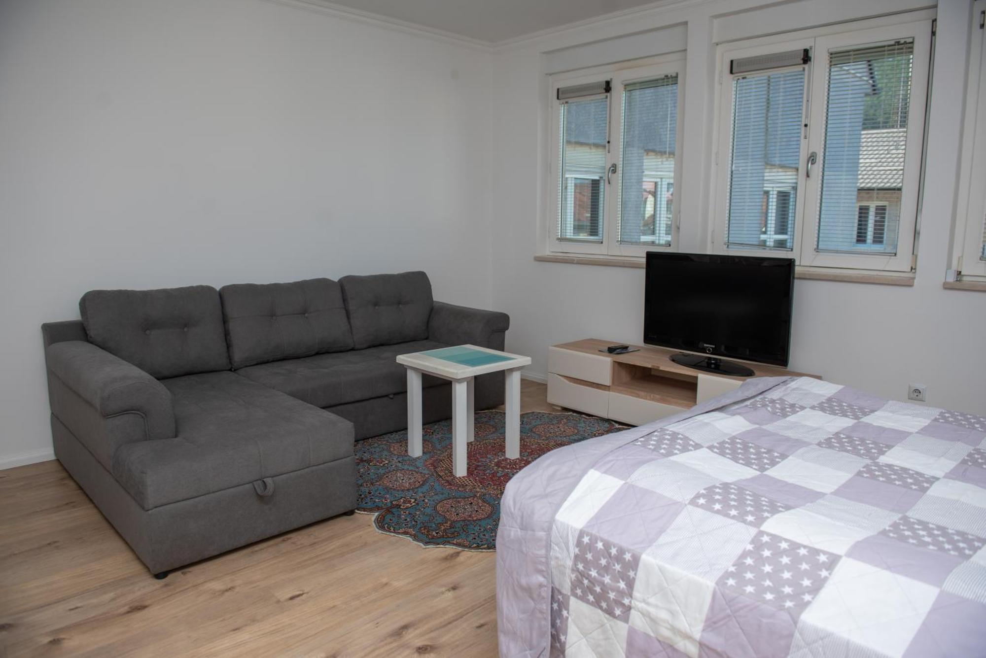 Central Apartment 科尼茨 外观 照片