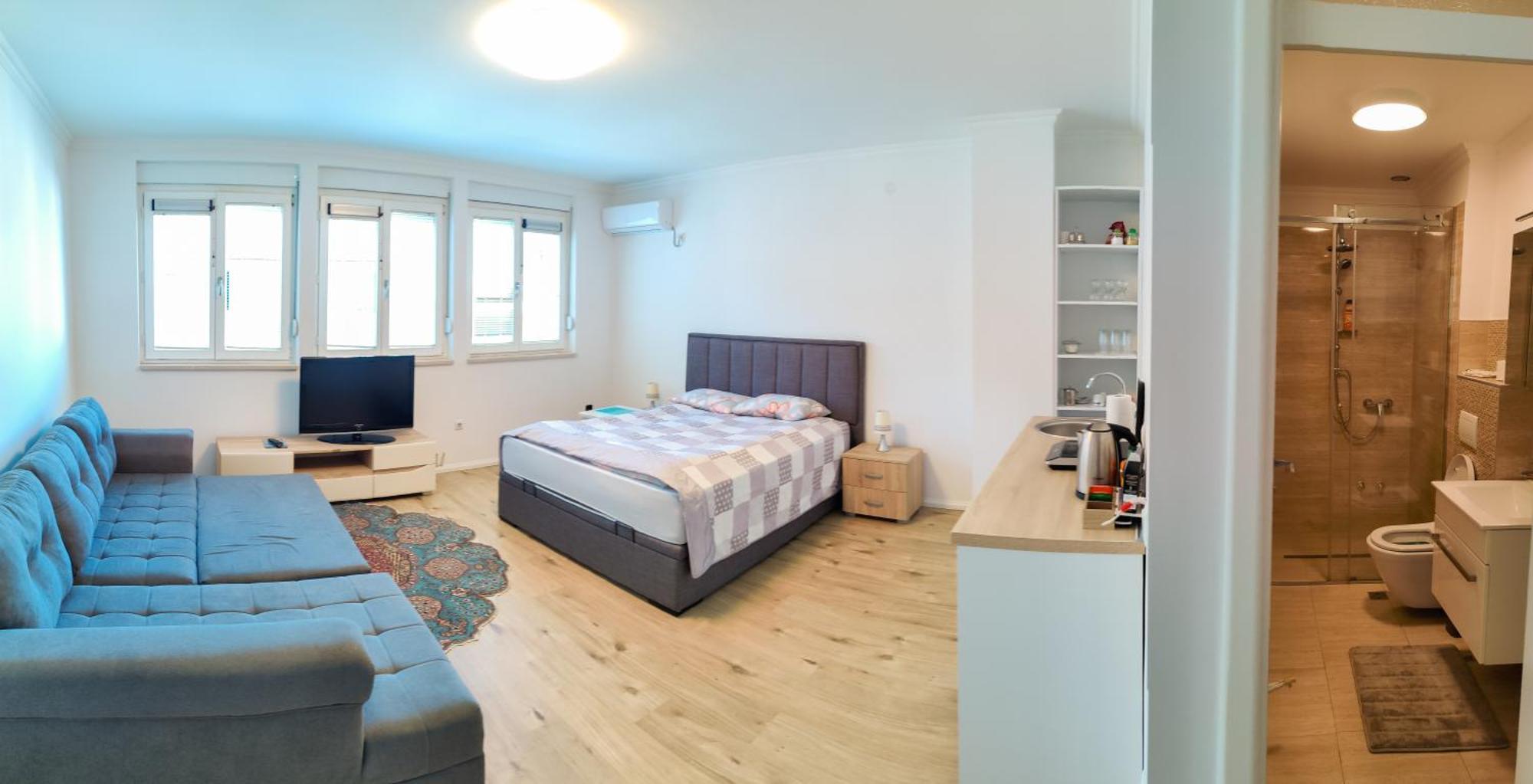 Central Apartment 科尼茨 外观 照片